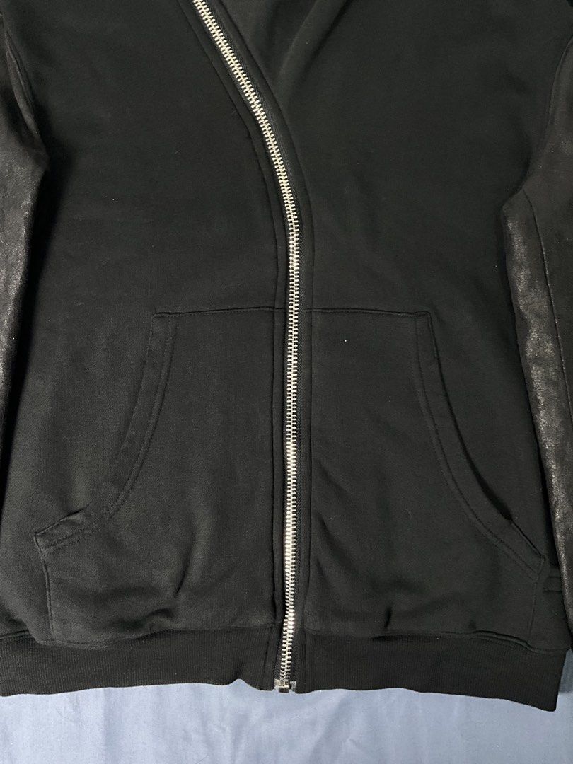 Rick Owen’s Asymmetrical Leather Sleeves (Category: Coats, Jackets and Outerwear) located in Taguig. Submitted by sitti.d (Listing ID 1460869200, Image 3). Description: Length-24.5 Width-21 Sleeves-23 Cut washtags Dm for more questions :).