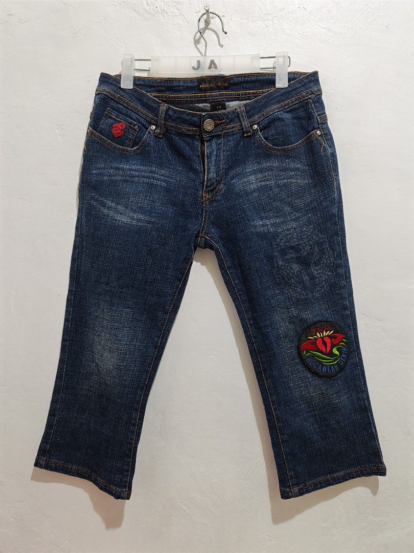 ROCA WEAR TOKONG (Category: Other Bottoms) located in Pili. Submitted by janrypalmerodelima (Listing ID 1460866227, Image 2). Description: ROCA WEAR TOKONG DIMES: W 32 L 27 CONDITION: VERY GOOD COLOR RATE: 9.5/10 ISSUE: NONE.