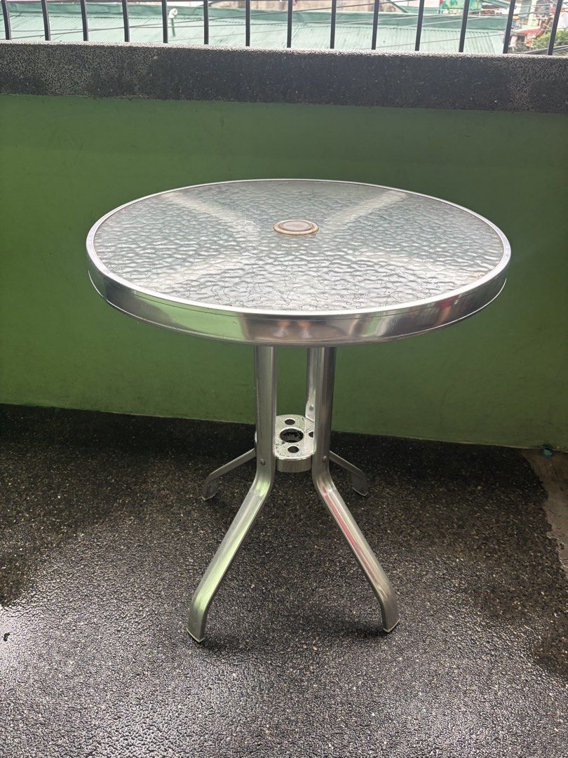 Round Table (Category: Other Home Decor) located in Las Pinas. Submitted by whoshotcupid (Listing ID 1460892598, Image 3). Description: .