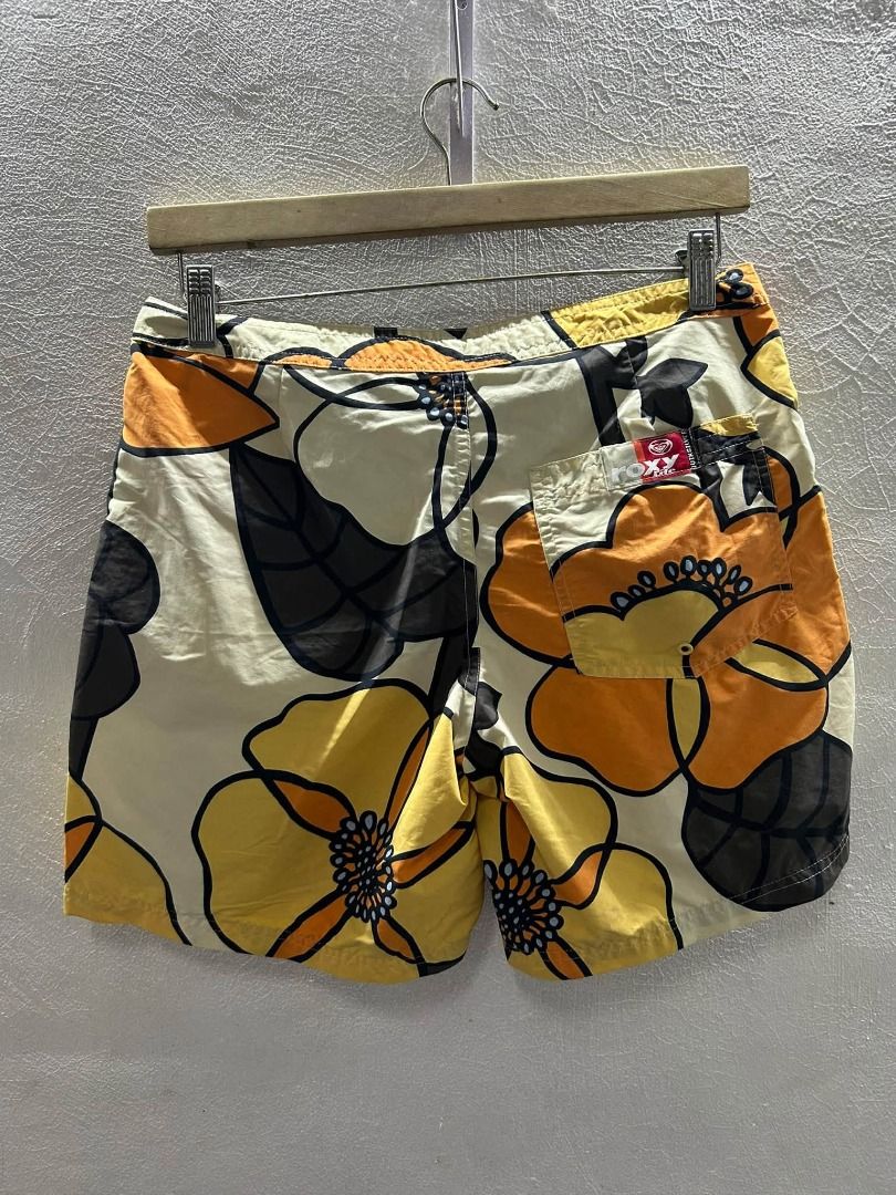 ROXY X QUICKSILVER (Category: Shorts) located in Caloocan City. Submitted by j3ngsanity (Listing ID 1460874967, Image 2). Description: SIZE 33 FOR WOMENS.