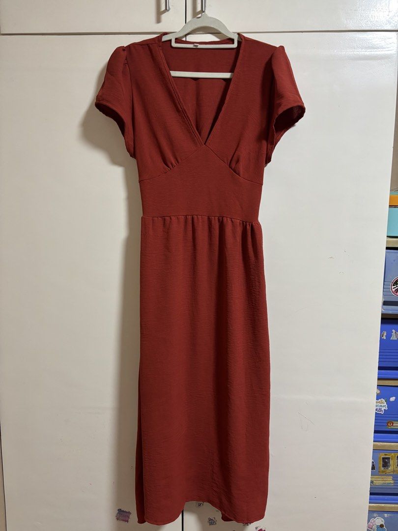 Rust orange dress (Category: Dresses) located in San Pedro. Submitted by treasuresbyisabelle (Listing ID 1460716988, Image 1). Description: Large Used once only.