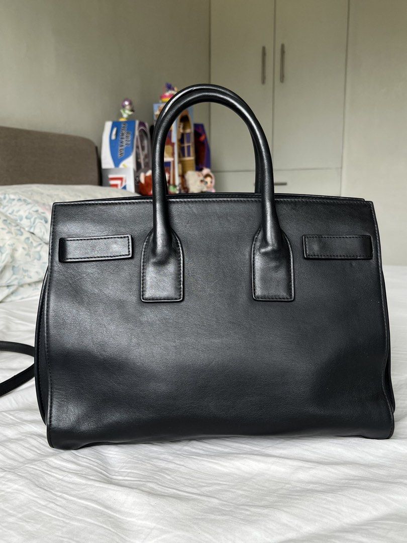 Saint Laurent Sac de Jour handbag (Category: Luxury Bags & Wallets) located in Antipolo. Submitted by itsme_ghelsonn (Listing ID 1460759949, Image 3). Description: Saint laurent underzip.
