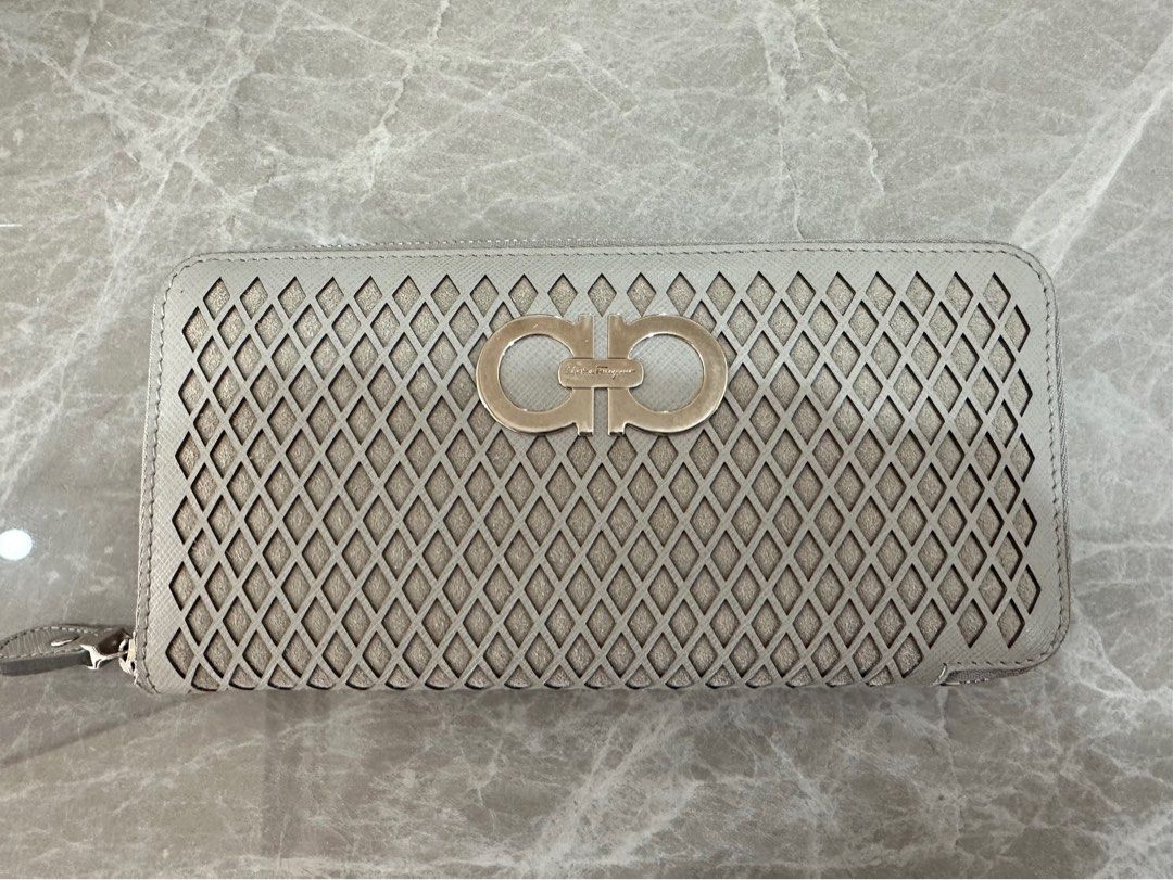 Salvatore Ferragamo Gray Wallet (Category: Luxury Bags & Wallets) located in Manila. Submitted by secondhavenph (Listing ID 1460869783, Image 1). Description: .