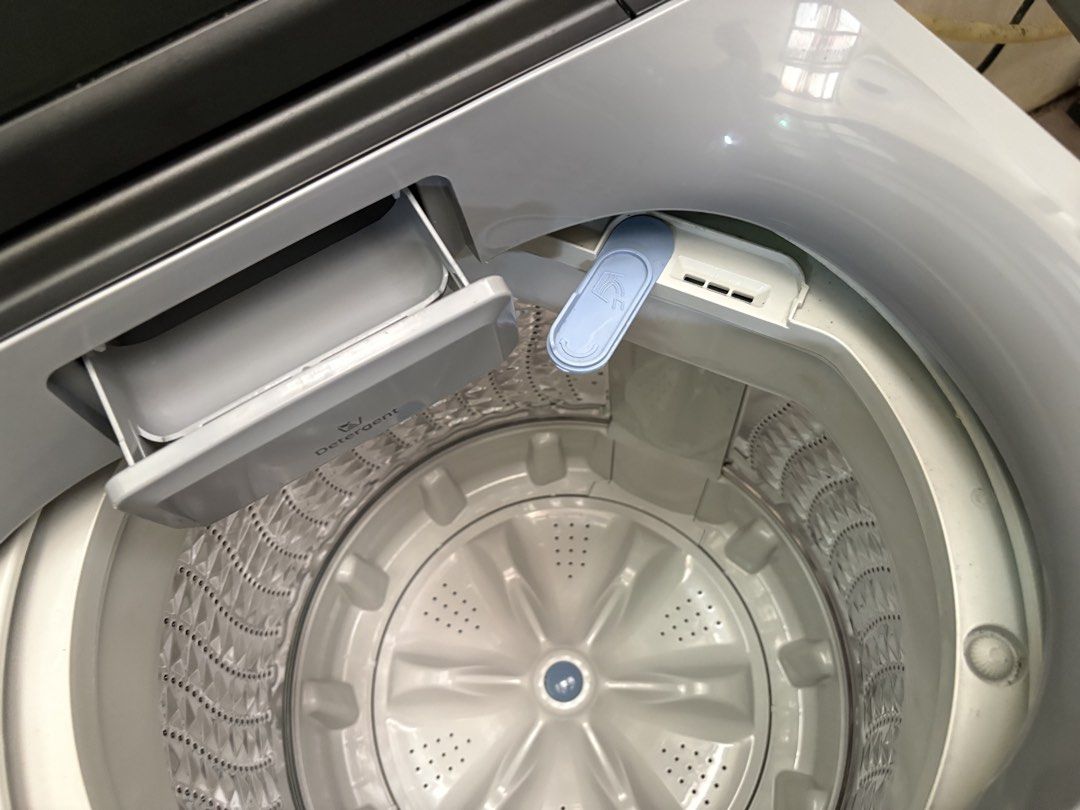 Samsung Digital Inverter Top Load Washing Machine (Category: Washing Machines and Dryers) located in Quezon City. Submitted by shereegonzales (Listing ID 1460749243, Image 3). Description: - Samsung Top Load Washing Machine - Digital Inverter Technology for efficient washing - Multiple Wash Cycles: Normal, Quick Wash, Super Clean, Delicates, Bedding, Aqua Preserve, Rinse+Spin, Eco Tub Clean - User-friendly control panel with digital display - Inc