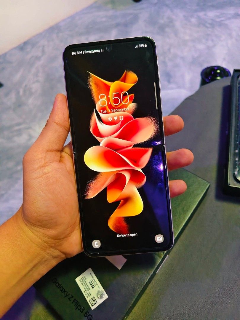 Samsung galaxy flip 3 5g (Category: Samsung) located in Manila. Submitted by yhinyhang (Listing ID 1454537180, Image 2). Description: 12990 Original samsung flip 3 5g 128 storage 8gbram Super bilis snapdragon 888 5g Foldable Dynamic AMOLED 2X, 120Hz, HDR10+, 1200 nits (peak) Gorilla glas victuz complete with original same imei manuals sim ejector unused cable charger maliit fades likod lng not affcted perf Lcd can pass as brandnew and mismo unit 