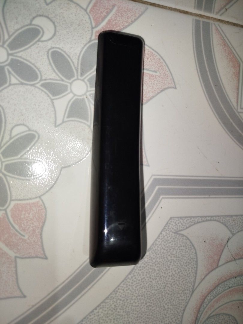 Samsung smart TV remote (Category: Other Audio Equipment) located in Manila. Submitted by jojo.welter (Listing ID 1460763138, Image 3). Description: Original Samsung smart TV remote .