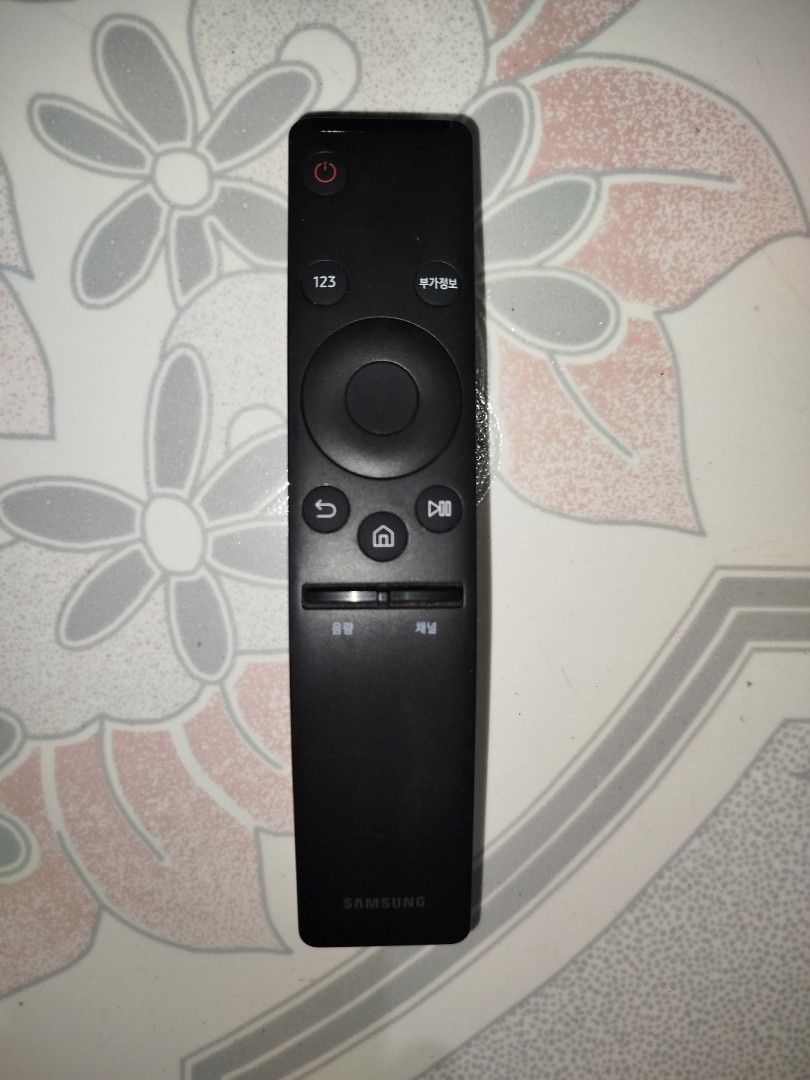 Samsung smart TV remote (Category: Other Audio Equipment) located in Manila. Submitted by jojo.welter (Listing ID 1460763138, Image 1). Description: Original Samsung smart TV remote .