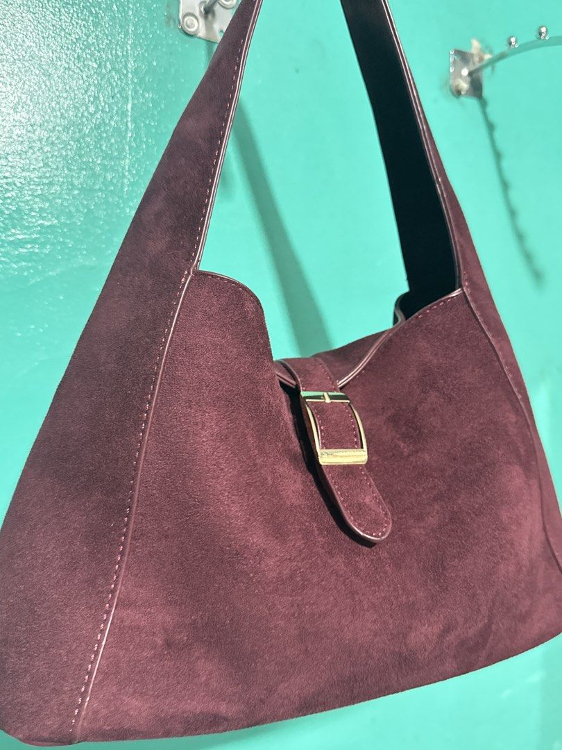 Secosana Alba Medium Suede (Category: Shoulder Bags) located in Calamba. Submitted by ninakyla (Listing ID 1460621282, Image 2). Description: Once used. No issue.