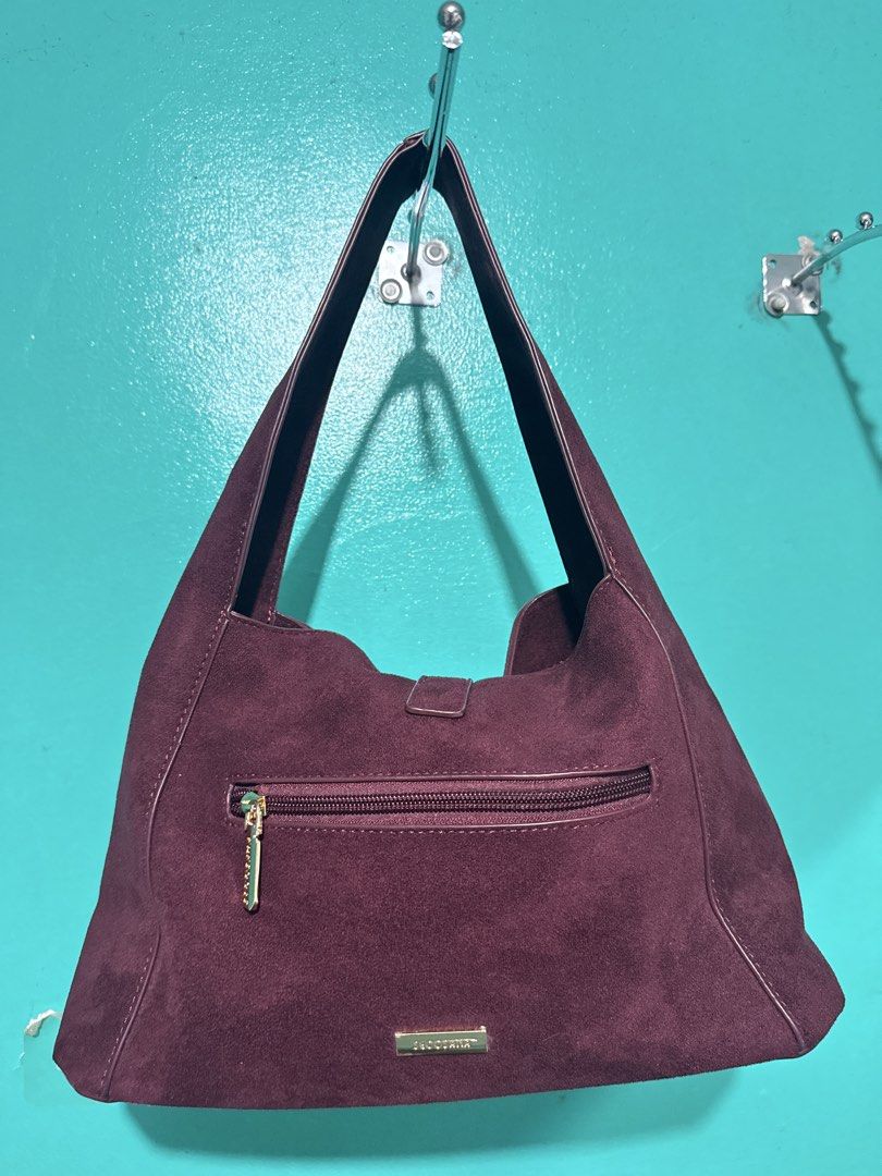 Secosana Alba Medium Suede (Category: Shoulder Bags) located in Calamba. Submitted by ninakyla (Listing ID 1460621282, Image 3). Description: Once used. No issue.