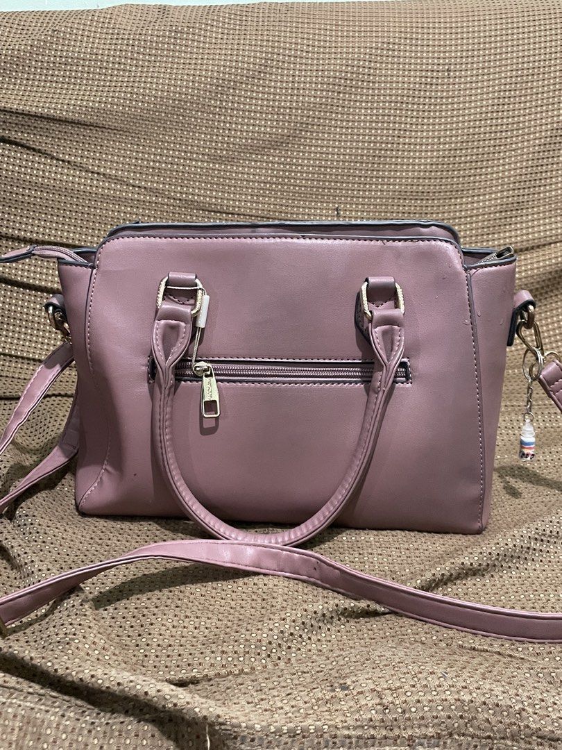 Secosana Handbag Pink (Category: Shoulder Bags) located in Manila. Submitted by jan.uary14 (Listing ID 1460880842, Image 2). Description: .