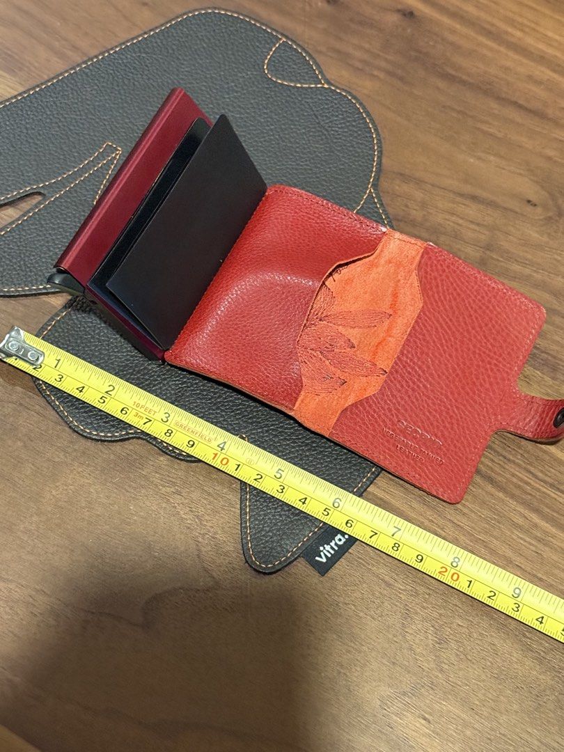 SECRID Miniwallet Stitch Magnolia (Category: Wallets & Card holders) located in Manila. Submitted by de_clutterph (Listing ID 1460797023, Image 3). Description: Working mechanism, almost can pass as new used only a few times.