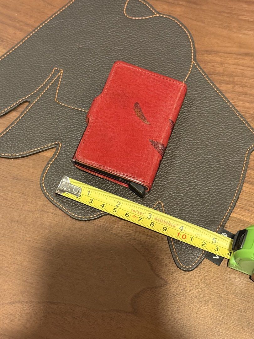SECRID Miniwallet Stitch Magnolia (Category: Wallets & Card holders) located in Manila. Submitted by de_clutterph (Listing ID 1460797023, Image 2). Description: Working mechanism, almost can pass as new used only a few times.