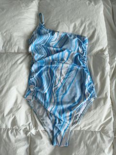 (Category: ) located in . Submitted by smilefashion08 (Listing ID 1460730907, Image 1). Description: .