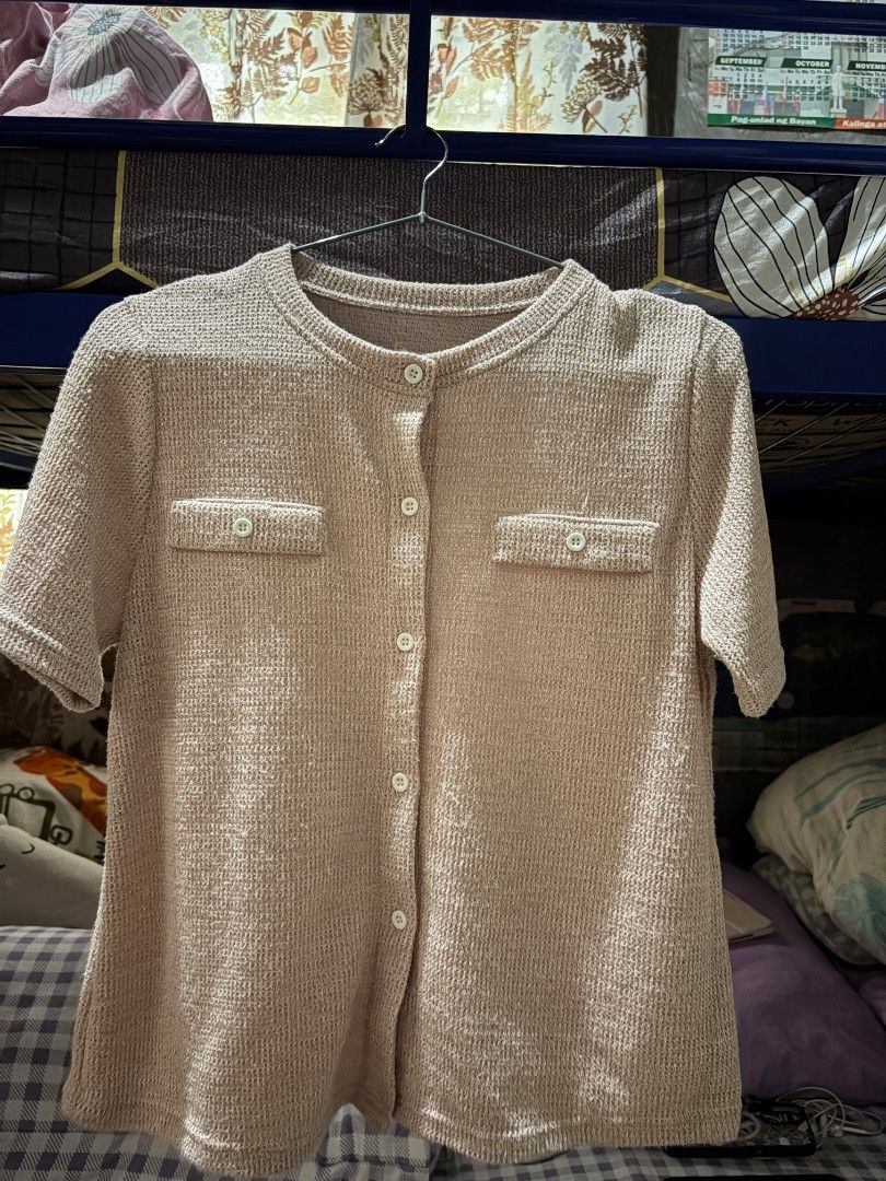 Shein top (Category: Blouses) located in Manila. Submitted by dollyshousecollection (Listing ID 1460782135, Image 1). Description: shein brand size small.