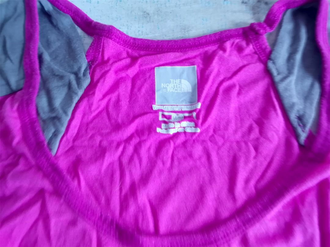 Shirt sleeveless US The North Face (Category: Activewear) located in Los Banos. Submitted by mania-62906 (Listing ID 1460792425, Image 2). Description: Authentic. US Medium. Light pink. Lightly used. Very good condition..