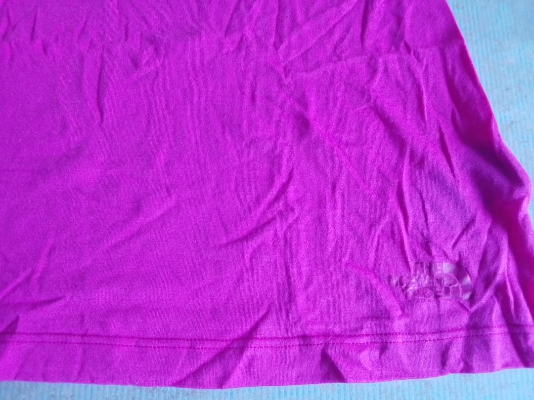 Shirt sleeveless US The North Face (Category: Activewear) located in Los Banos. Submitted by mania-62906 (Listing ID 1460792425, Image 3). Description: Authentic. US Medium. Light pink. Lightly used. Very good condition..