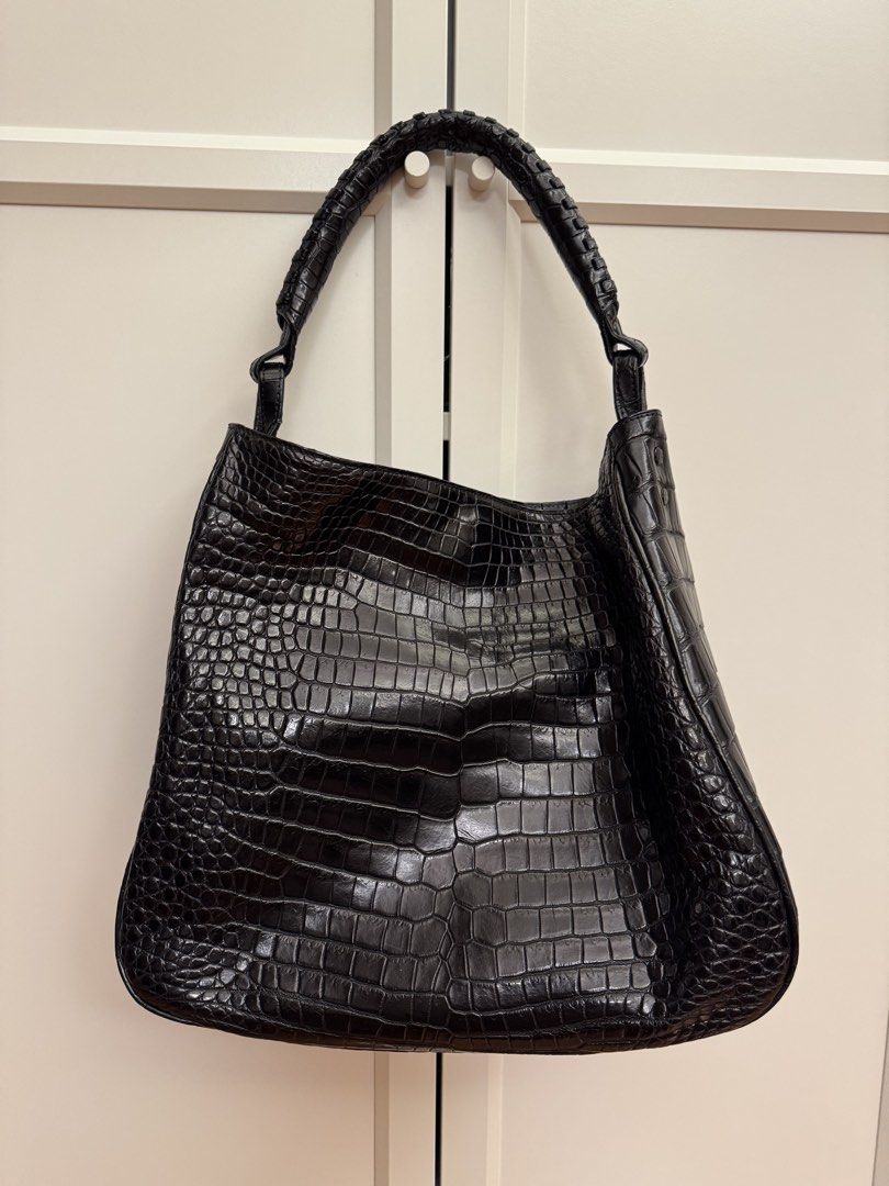 Shoulder bag （分類：單肩包）位於 Hong Kong。 由 bybyli 提交（商品編號 1460888930，圖片 2）。簡介： - Stylish black shoulder bag - Features a sophisticated croc-embossed texture - Spacious and chic design 。