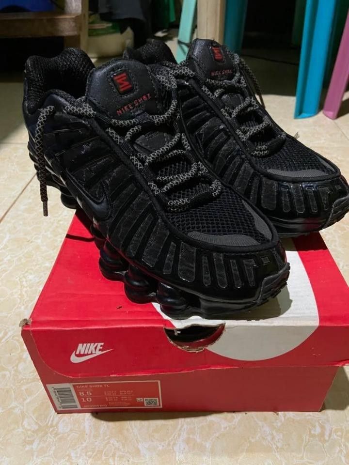 Shox TL (Category: Casual Shoes) located in Agdangan. Submitted by alfrrdnzzz (Listing ID 1460757309, Image 2). Description: 10/10 color rate.