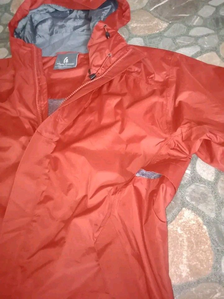 Sierra Design Hurricane water proof Shell jacket. (Category: Hiking & Camping) located in Dasmarinas. Submitted by francoprancisco (Listing ID 1460851267, Image 3). Description: Sierra Design Hurricane Shell jacket. small on tag 19.7 x 27 dimes waterproof/lighweight/armpit mesh vent. solid nito mga boss. as new cond. 1,110 plus shipping fee.