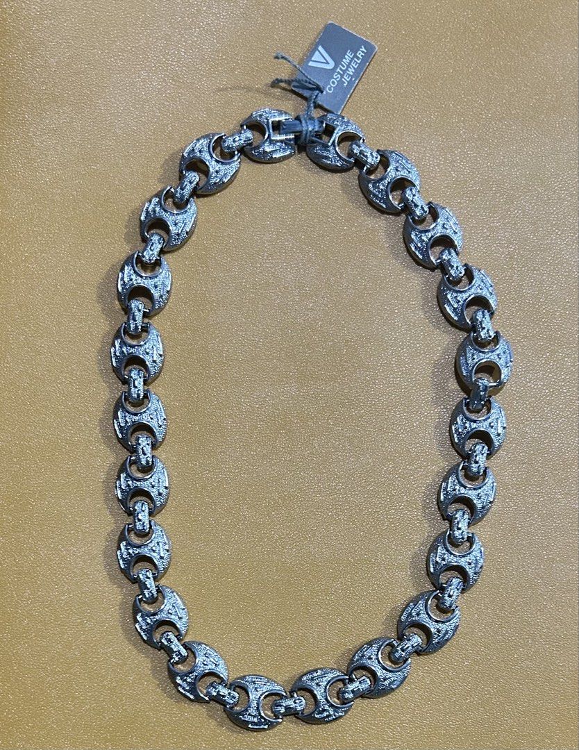 Silver -Tone Chunky Necklace (Category: Necklaces) located in Imus. Submitted by swiftfire_39c538 (Listing ID 1460768378, Image 1). Description: From Japan Surplus Fashion runway accessory Silver -Tone Chunky Necklace With Tag Costume Jewelry SRP 1,210.