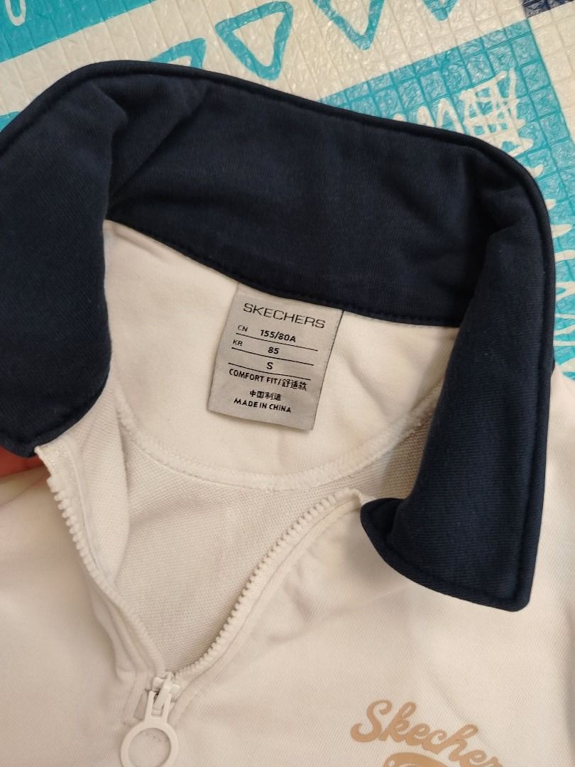 Skechers | Croptop (Category: Shirts) located in Dasmarinas. Submitted by amthriftmixph.2001 (Listing ID 1460722325, Image 2). Description: BRAND: Skechers | Croptop SIZE: Medium - Large DIMES: 18.5" Width x 21" Length CONDITION: 9/10 COLOR RATE: 9/10 TAGS: With Brand Tags ISSUE: None.