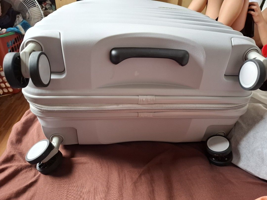 Sky Travel Luggage Hard Case Spinner Wheels (Category: Luggage) located in Taguig. Submitted by cessyago123 (Listing ID 1460736398, Image 2). Description: 🧳 FOR SALE — SKY TRAVEL LUGGAGE 25KG Light Grey | Original Sky Travel ✨ Original Price: ₱7,799 💰 Selling Price: ₱2900only ✔️ 25KG capacity ✔️ Light Grey ✔️ Original Sky Travel ✔️ Once used for international travel ✔️ After that, nagamit lang as lalagyan ng groceries/food ✔️ May minor signs of