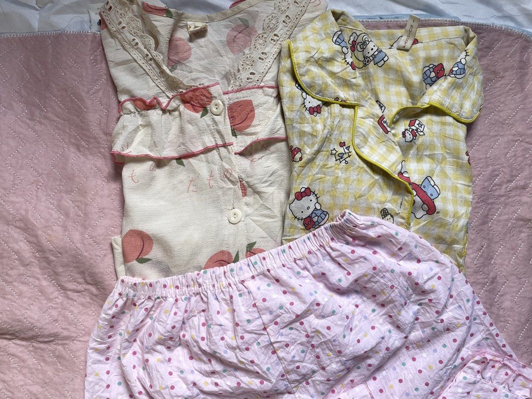 sleepwear bundle (Category: Blouses) located in Meycauayan. Submitted by fae.trove (Listing ID 1460786557, Image 2). Description: .