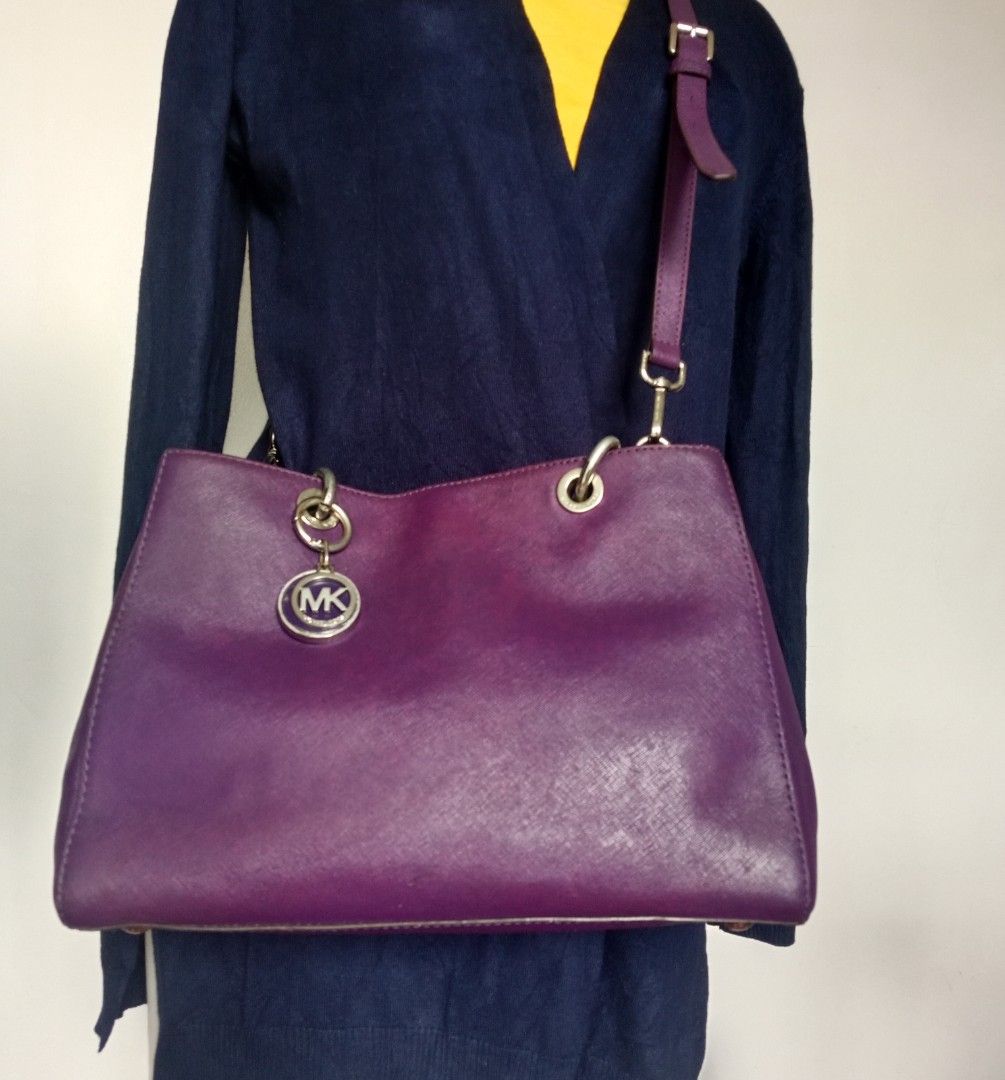 sling bag (Category: Cross-body Bags) located in Manila. Submitted by mamapards17 (Listing ID 1460785914, Image 1). Description: .