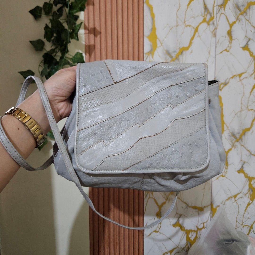 SM CHIRATO vintage 1980s multi-texture patchwork flap crossbody bag (Category: Cross-body Bags) located in Digos. Submitted by marianfinds (Listing ID 1460791784, Image 1). Description: (need cleaning)Authentic/preloved item. Actual photos posted. Please check all photos and details carefully before purchasing. Minor signs of use may be present. 📌Please manage your expectations this is not brandnew Walk in buyers are always welcome!✨️ 📍Location