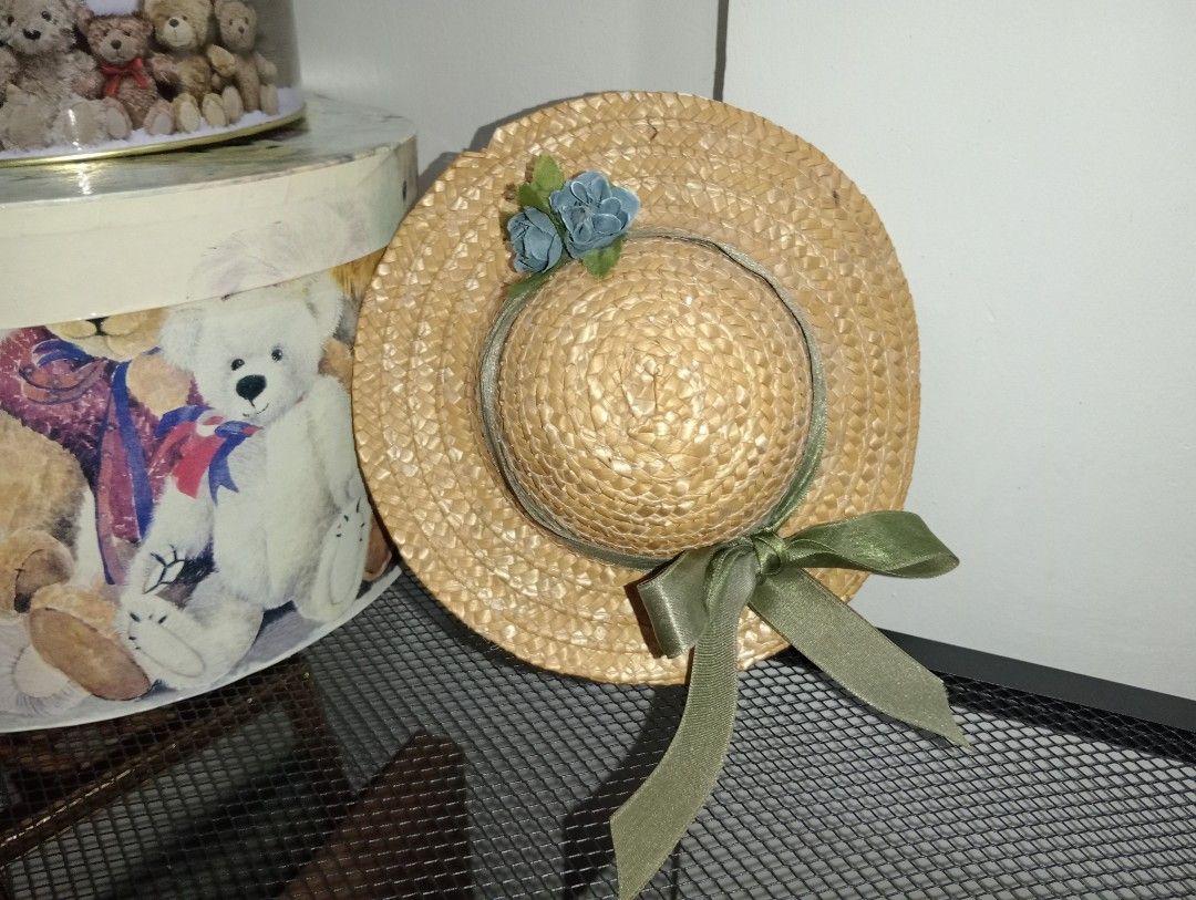 SMALL STRAW HAT (FOR RAG DOLLS/BEAR) (Category: Hats & Beanies) located in Kawit. Submitted by gieclutter (Listing ID 1460801807, Image 1). Description: Flakers and joy reservers are 𝗻𝗼𝘁 𝗮𝗹𝗹𝗼𝘄𝗲𝗱 ⚠️ ✓𝗔𝗦 𝗜𝗦 ・Actual photos, sized precisely ・Verify the item's dimensions first ・ Expect minor flaws (dents, scratches, water stains, rusts, and paint chips) as items are sourced directly from the supplieras items are sourced directly from the