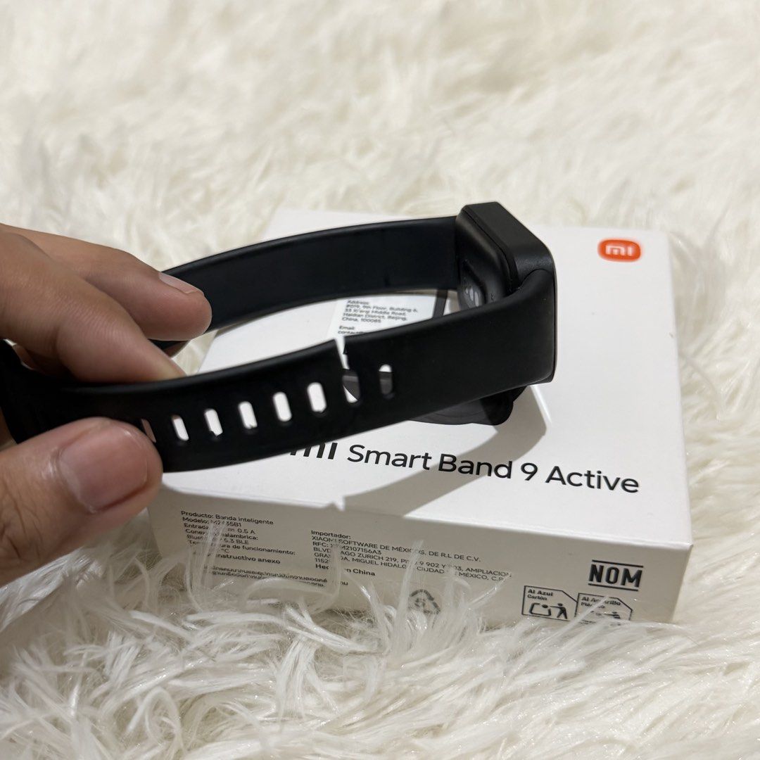 smart watch (Category: Wearables & Smart Watches) located in Makati City. Submitted by find.me.no (Listing ID 1460719570, Image 2). Description: .