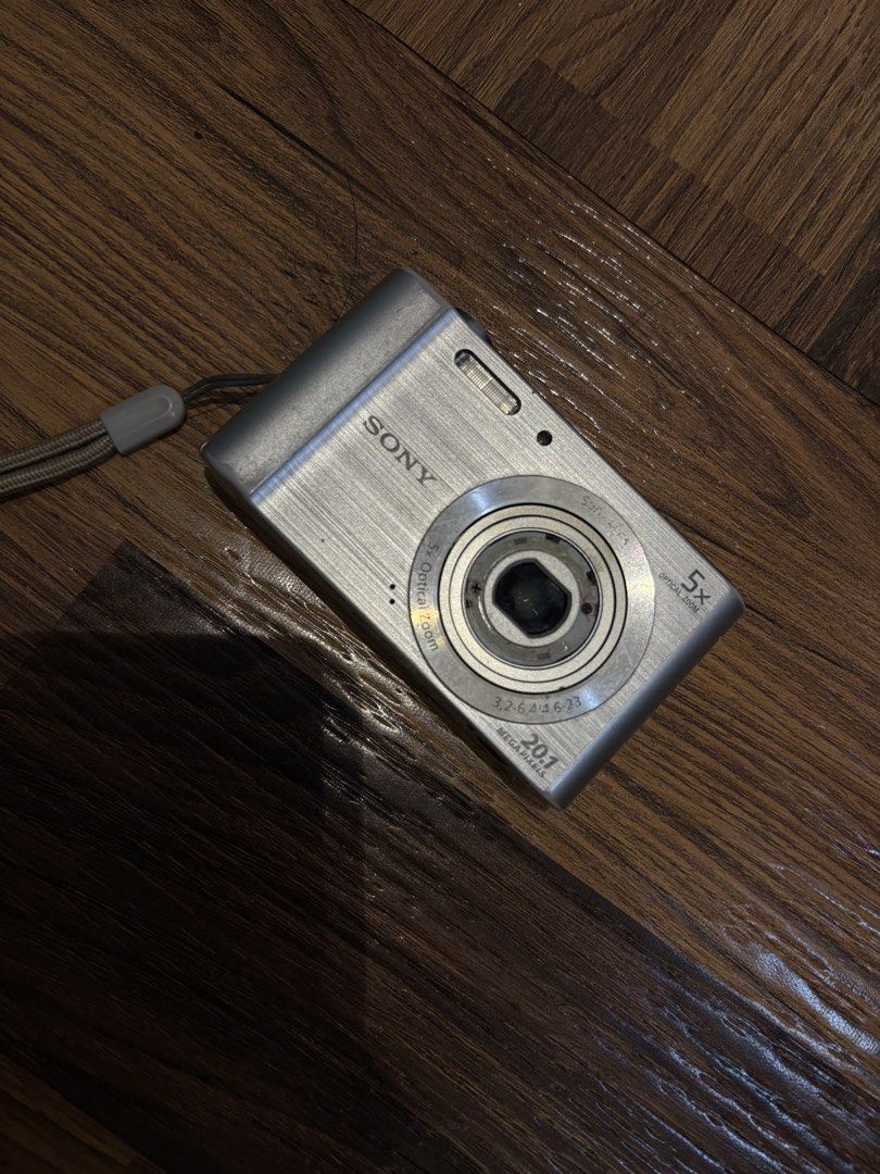 Sony CyberShot DSC-W800 (Category: Other Gadgets) located in Manila. Submitted by need2getmybreadup (Listing ID 1460744427, Image 1). Description: Sensor 20.1 MP Super HAD CCD Lens Sony 5× optical zoom Focal length 26–130mm equivalent Aperture f/3.2–6.4 Video 720p HD (1280×720) Screen 2.7” LCD, 230k dots Digital Zoom Up to 10× approx. Storage SD/SDHC/SDXC + Memory Stick Battery NP-BN rechargeable lithium-ion Flash Built-in flash ISO 100–3200 Focu