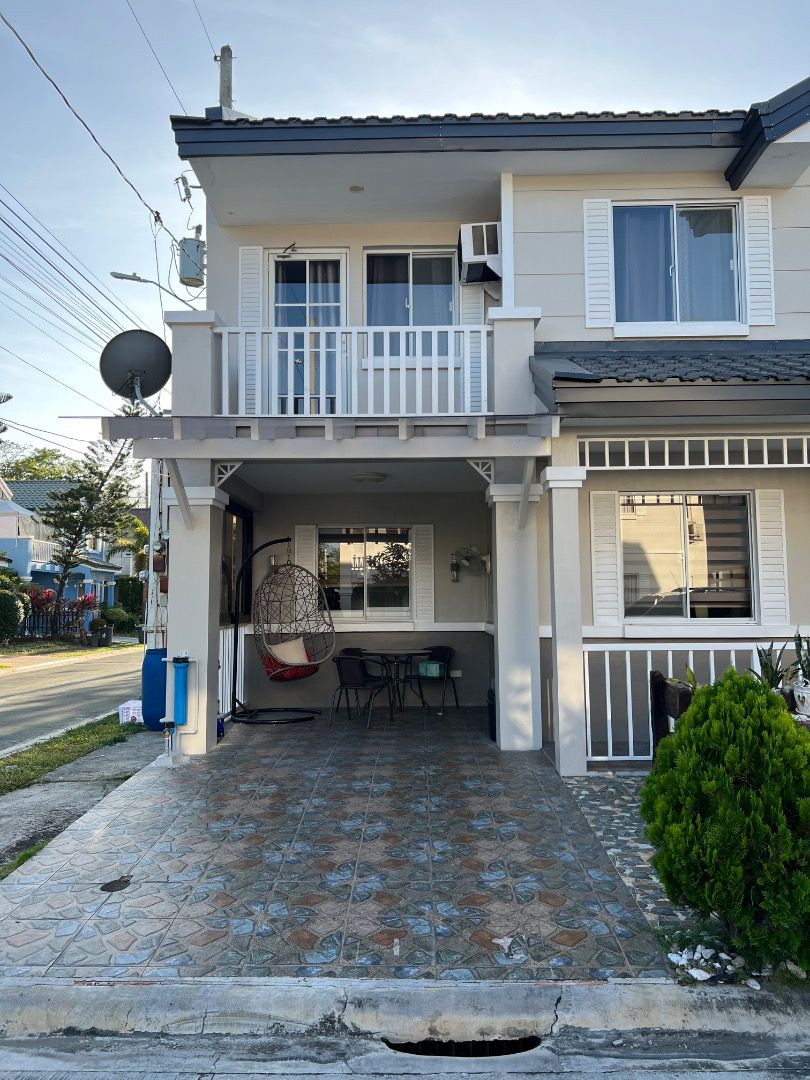 South Hampton Residences, Sta. Rosa, Laguna (Category: House & Lot) located in Taguig. Submitted by johneric171985 (Listing ID 1460780609, Image 2). Description: 4 aircons only included in the sale.