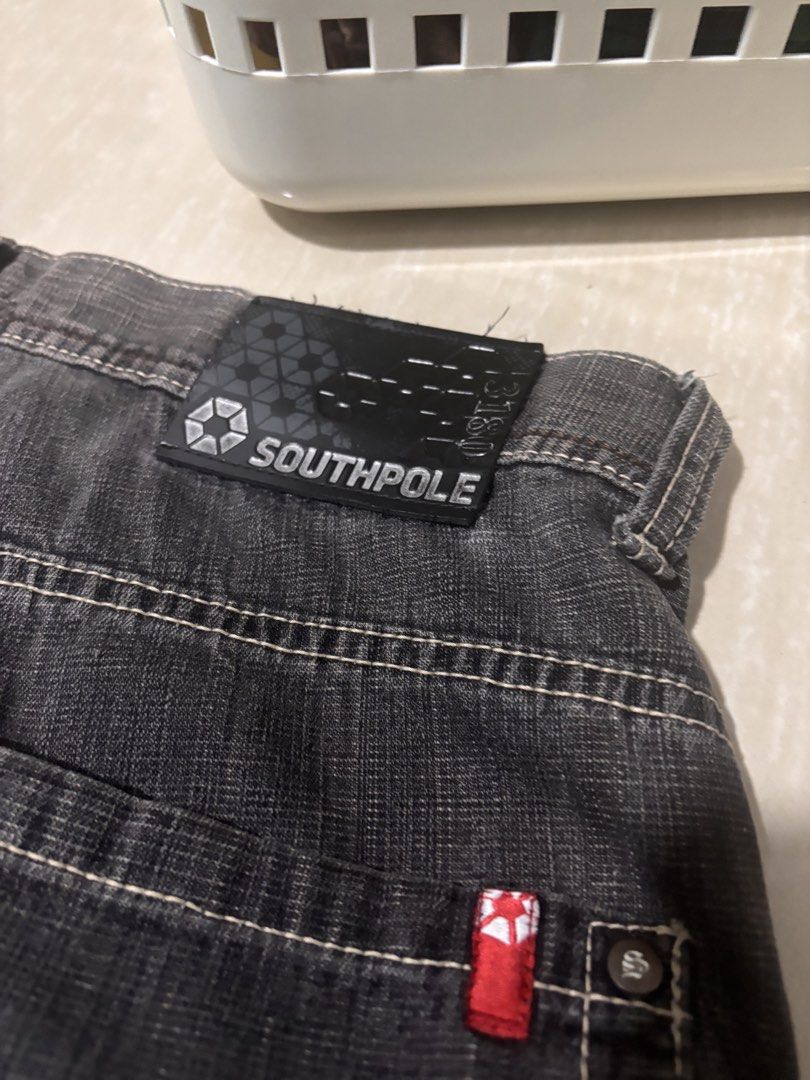 Southpole Red Tabs (Category: Jeans) located in Manila. Submitted by zion_79 (Listing ID 1460911404, Image 3). Description: RedTabs Waist 34 Length 42 Thigh 15 10 legop .