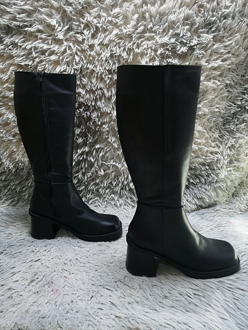 Square Toe Knee High Leather Boots (Category: Boots) located in Santa Cruz. Submitted by jmy_surplus.2 (Listing ID 1460529301, Image 3). Description: Size ; 24cm Color ; Black Type ; Boots Brand ; No brand Material ; Leather Style ; Black leather Block Heeled Boots LR 172 JMY 5 Batch #218.