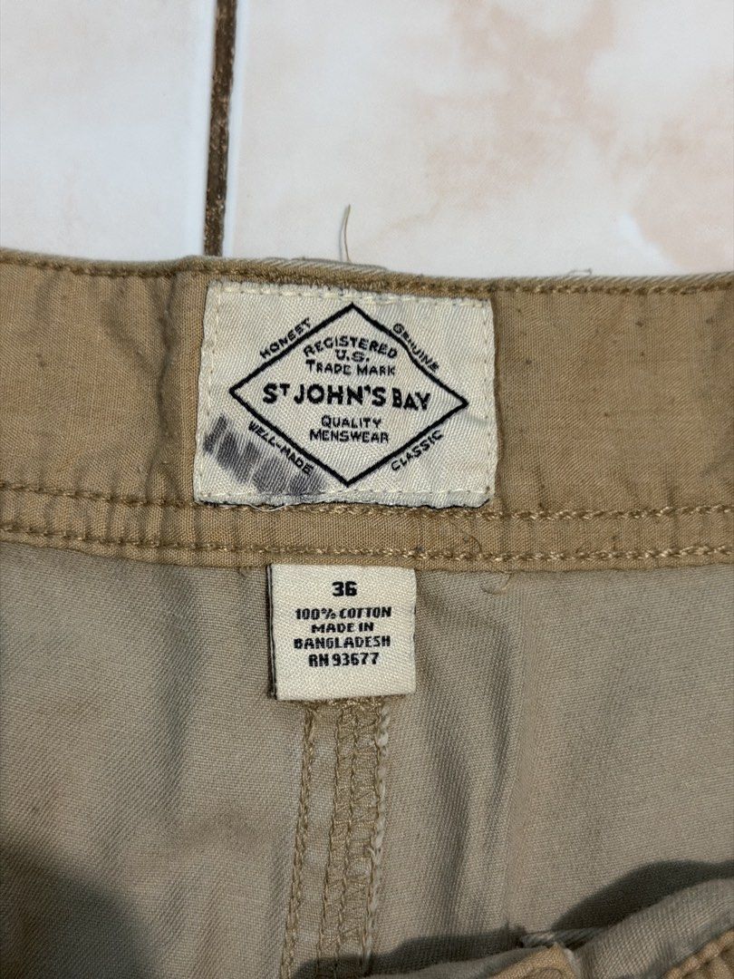 St. John’s Bay Cargo Shorts (Category: Shorts) located in Manila. Submitted by malcolmjames315 (Listing ID 1460797029, Image 3). Description: Size 36 Dimes: 18x21.