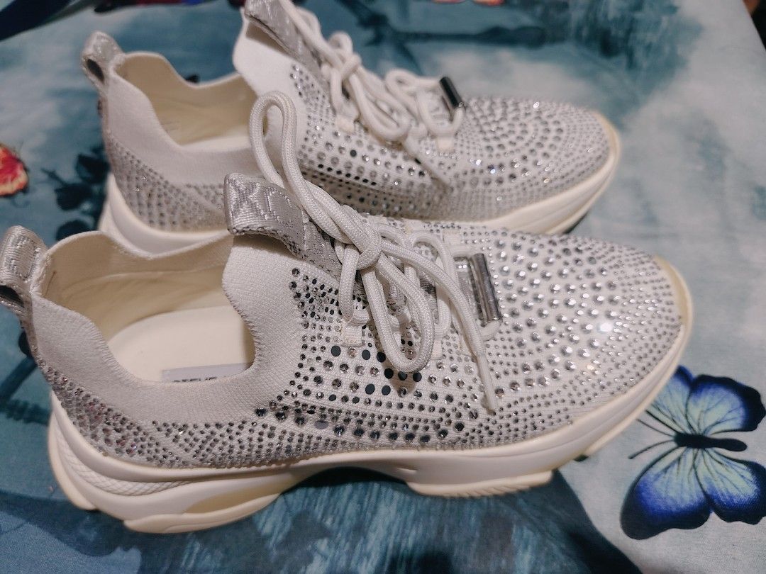 Steve Madden size 8.5 (Category: Sneakers) located in Zamboanga. Submitted by ckealia (Listing ID 1460721627, Image 1). Description: good used condition size 8.5 on tag some stones/ beads are missing but not noticable good as new. it can be DIY legit/authentic Reminders; When u click offer be sure u can pay..be a responsible buyer‼️.