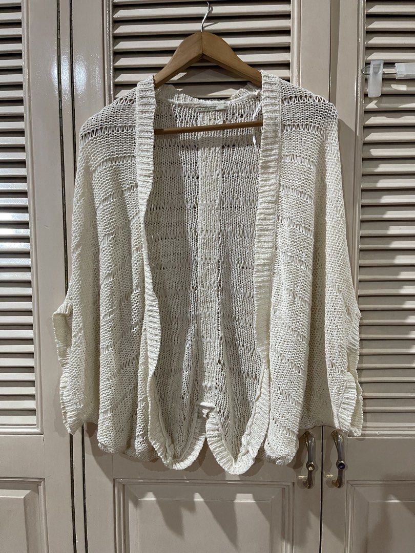 Stradivarius crohet knit cardigan small (Category: Coats, Jackets and Outerwear) located in Quezon City. Submitted by shopnkeep (Listing ID 1460885571, Image 1). Description: Stradivarius Size small Color cream Mop: bpi gcash Shipping: c/o buyer Loc qc.