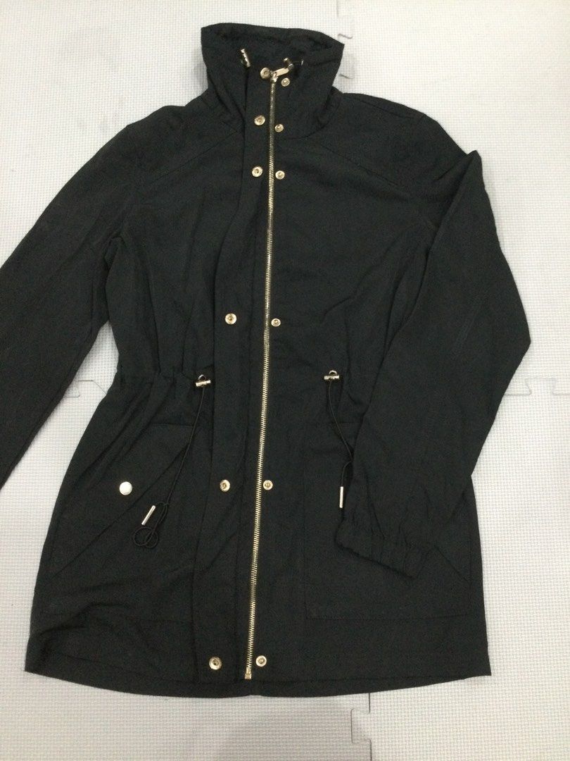 STRADIVARIUS Outerwear (Category: Coats, Jackets and Outerwear) located in Taguig. Submitted by hiddennikki (Listing ID 1460834721, Image 3). Description: .