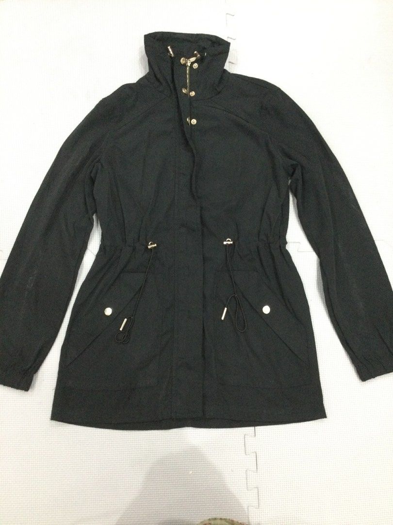 STRADIVARIUS Outerwear (Category: Coats, Jackets and Outerwear) located in Taguig. Submitted by hiddennikki (Listing ID 1460834721, Image 1). Description: .