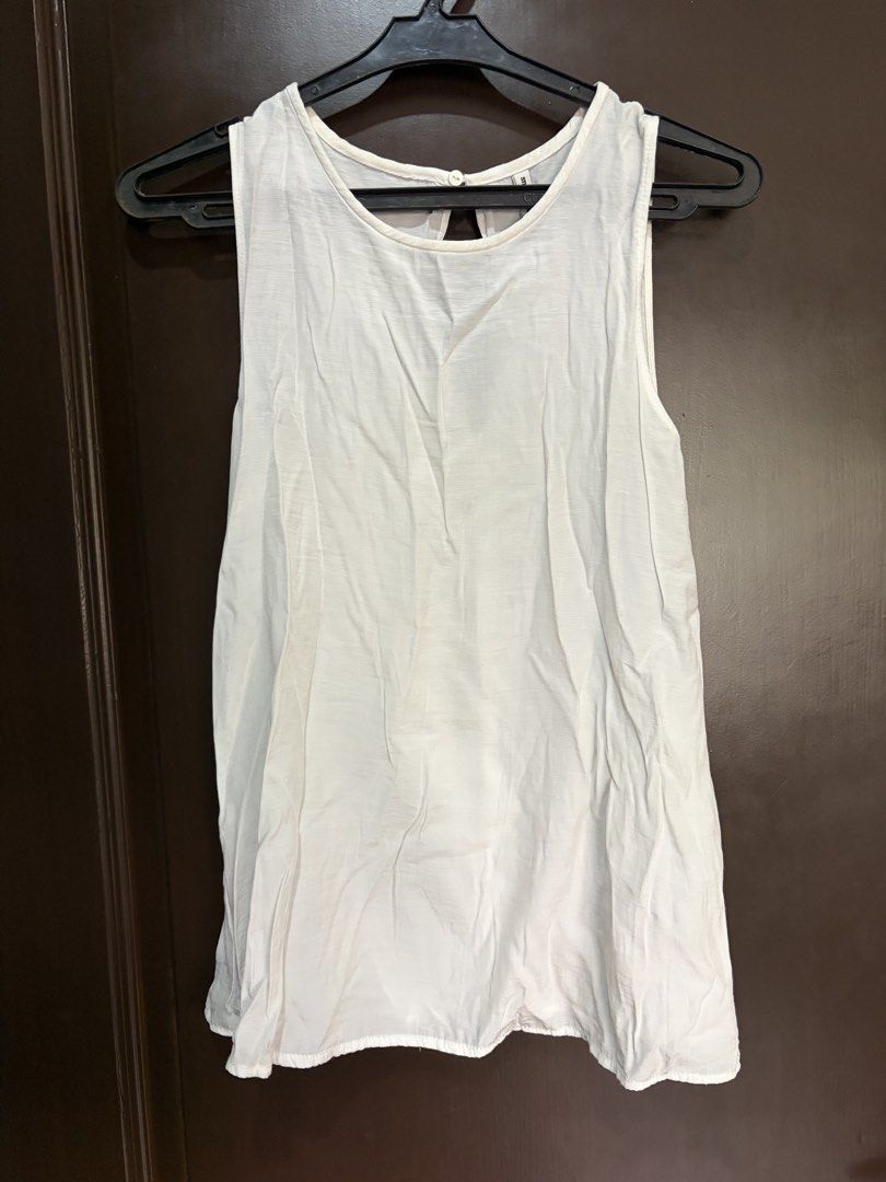 Stradivarius white sleeveless (Category: Others Tops) located in Manila. Submitted by urbanwear (Listing ID 1460765497, Image 1). Description: .