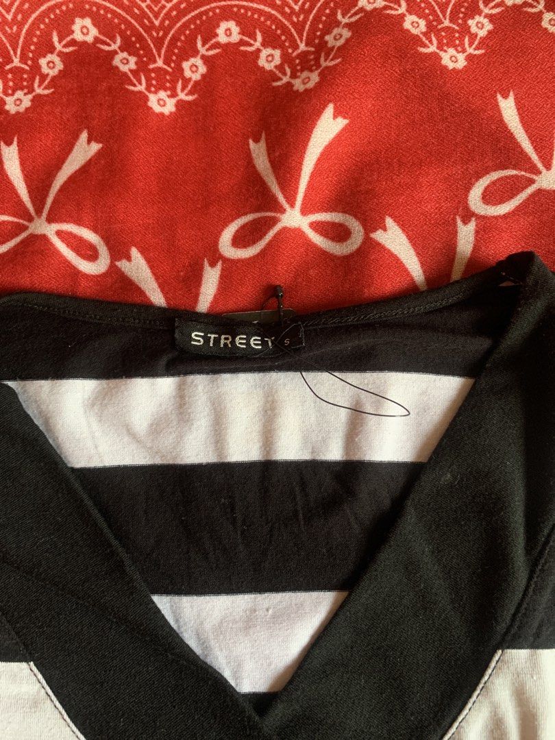 STREET Black Striped Long Sleeves (Category: Longsleeves) located in Navotas City. Submitted by elaitems (Listing ID 1460803509, Image 2). Description: - Dimensions: • width: 23 inches • length: 27 inches •Adults: S - XL - Negotiable price - PRELOVED! NO issues or stain - STREET Black long sleeves (V-neck) .