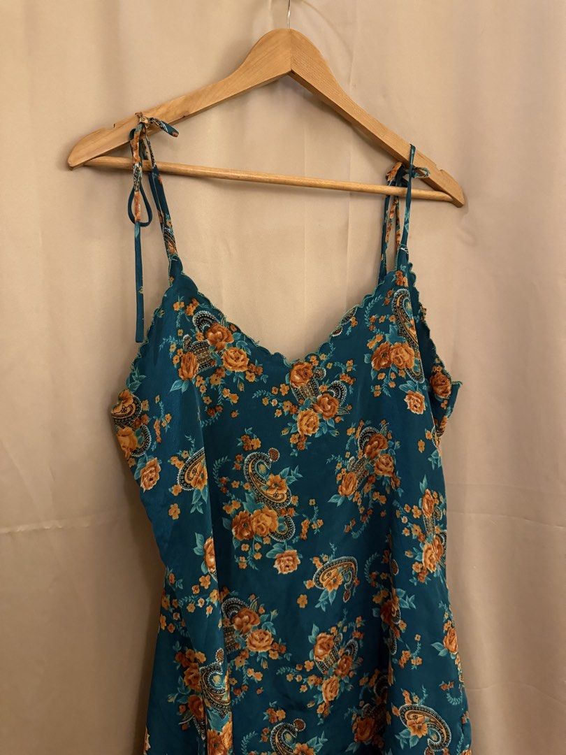String scallop floral silk dress (Category: Dresses) located in Manila. Submitted by 414studio (Listing ID 1460896327, Image 2). Description: Fits medium to large.