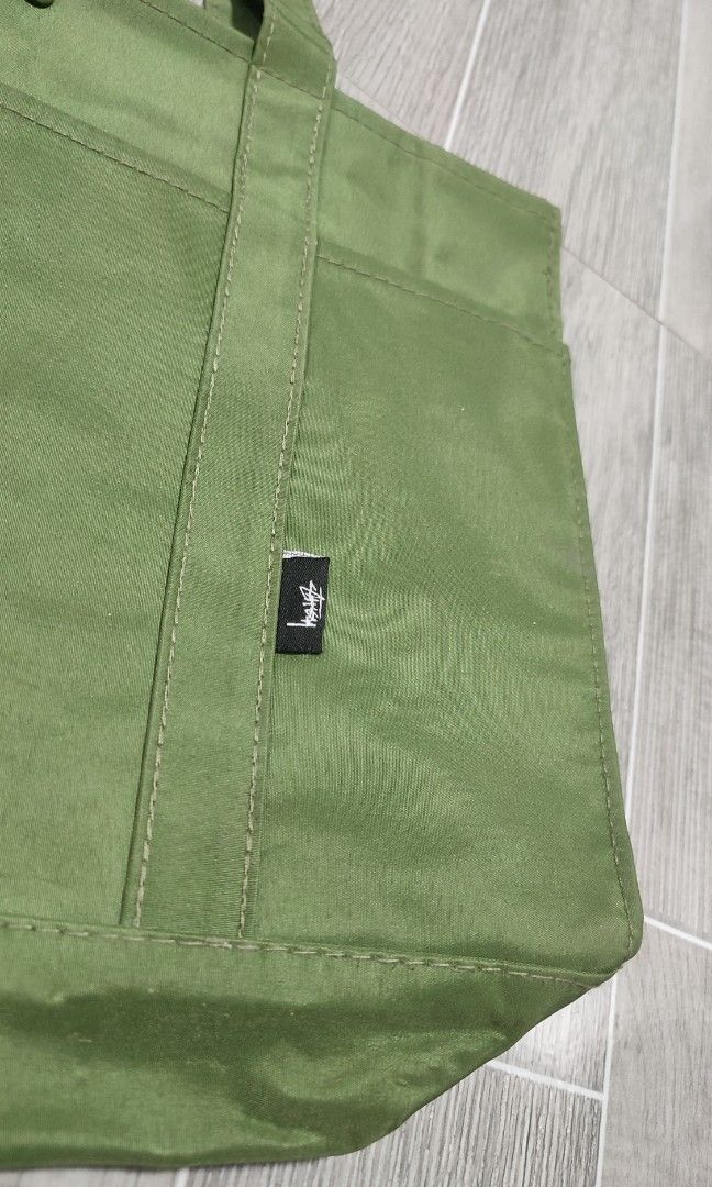STUSSY (Category: Tote Bags) located in Manila. Submitted by fhilbelensoncuenco09 (Listing ID 1460836248, Image 3). Description: MINIMAL CRACK L - 12 W - 10.