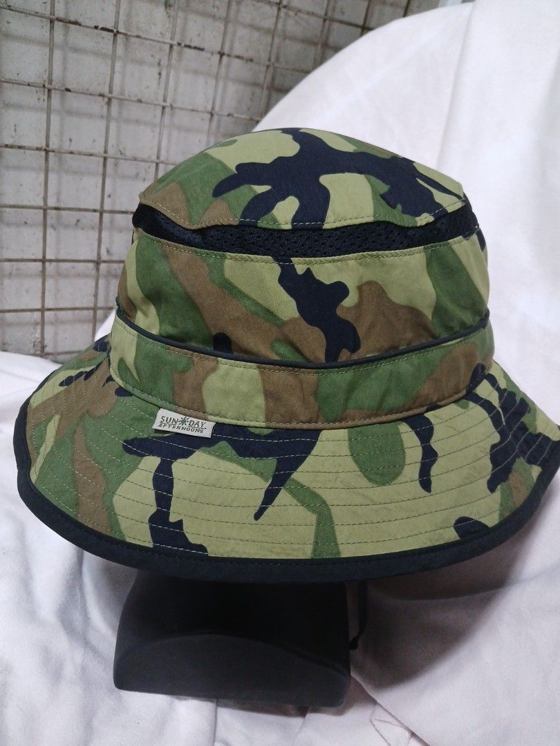 Sunday Afternoons Camo Bucket Hat (Category: Caps & Hats) located in La Trinidad. Submitted by dashopperist (Listing ID 1460768327, Image 2). Description: - Brand: Sunday Afternoons - Style: Camo Bucket Hat - Size: Medium - Features: Mesh panels for ventilation - Ideal for: Outdoor activities, casual wear.
