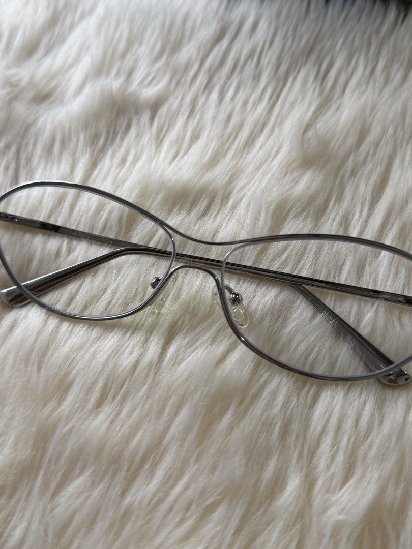 Sunnies Studios Optical Frame Aster (Category: Sunglasses & Eyewear) located in San Pablo. Submitted by mrthxx (Listing ID 1460798495, Image 2). Description: - used but not abused - super kinis pa parang hindi used! :) .