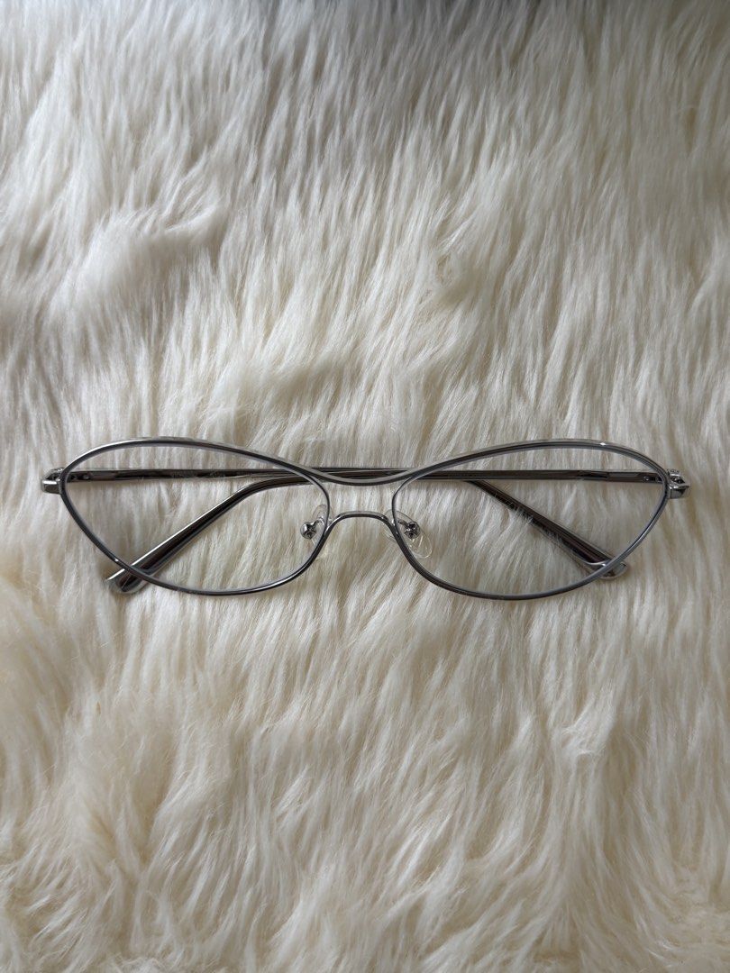 Sunnies Studios Optical Frame Aster (Category: Sunglasses & Eyewear) located in San Pablo. Submitted by mrthxx (Listing ID 1460798495, Image 1). Description: - used but not abused - super kinis pa parang hindi used! :) .