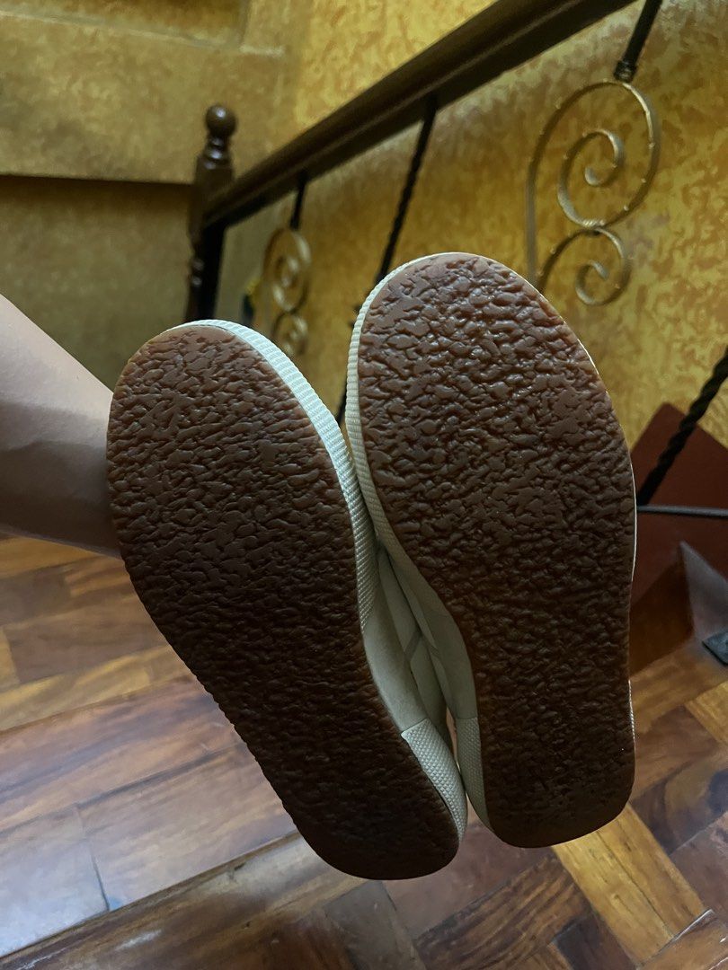 Superga White Leather Sneakers (Category: Casual Shoes) located in Antipolo. Submitted by jpgsells (Listing ID 1460859076, Image 2). Description: Superga White Leather Sneakers Size 8.