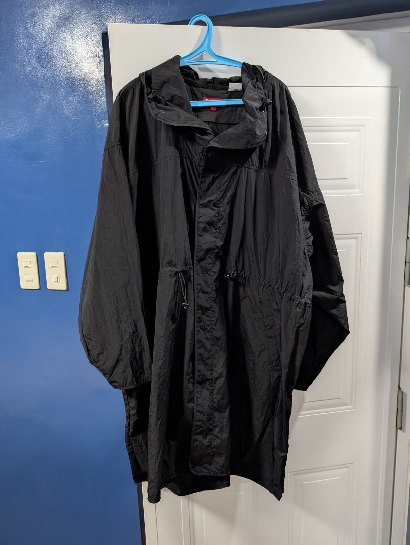 Supreme Motion Logo Lightweight Parka Black (Category: Coats, Jackets and Outerwear) located in Caloocan City. Submitted by jhowill05186317 (Listing ID 1460775876, Image 2). Description: SUPREME Motion Logo Lightweight Parka AUTHENTIC Size Large (around 39in L 28in W) Rarely used Php 5,500 only.
