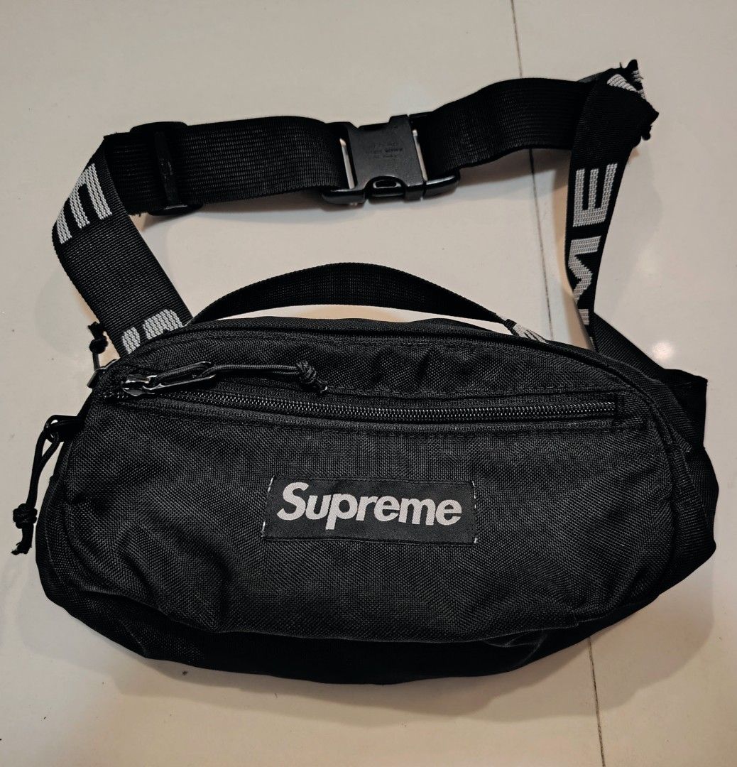 SUPREME SS18 BLACK (Category: Belt bags, Clutches and Pouches) located in Polomolok. Submitted by gladymae89147 (Listing ID 1460874520, Image 1). Description: NO DAMAGE.